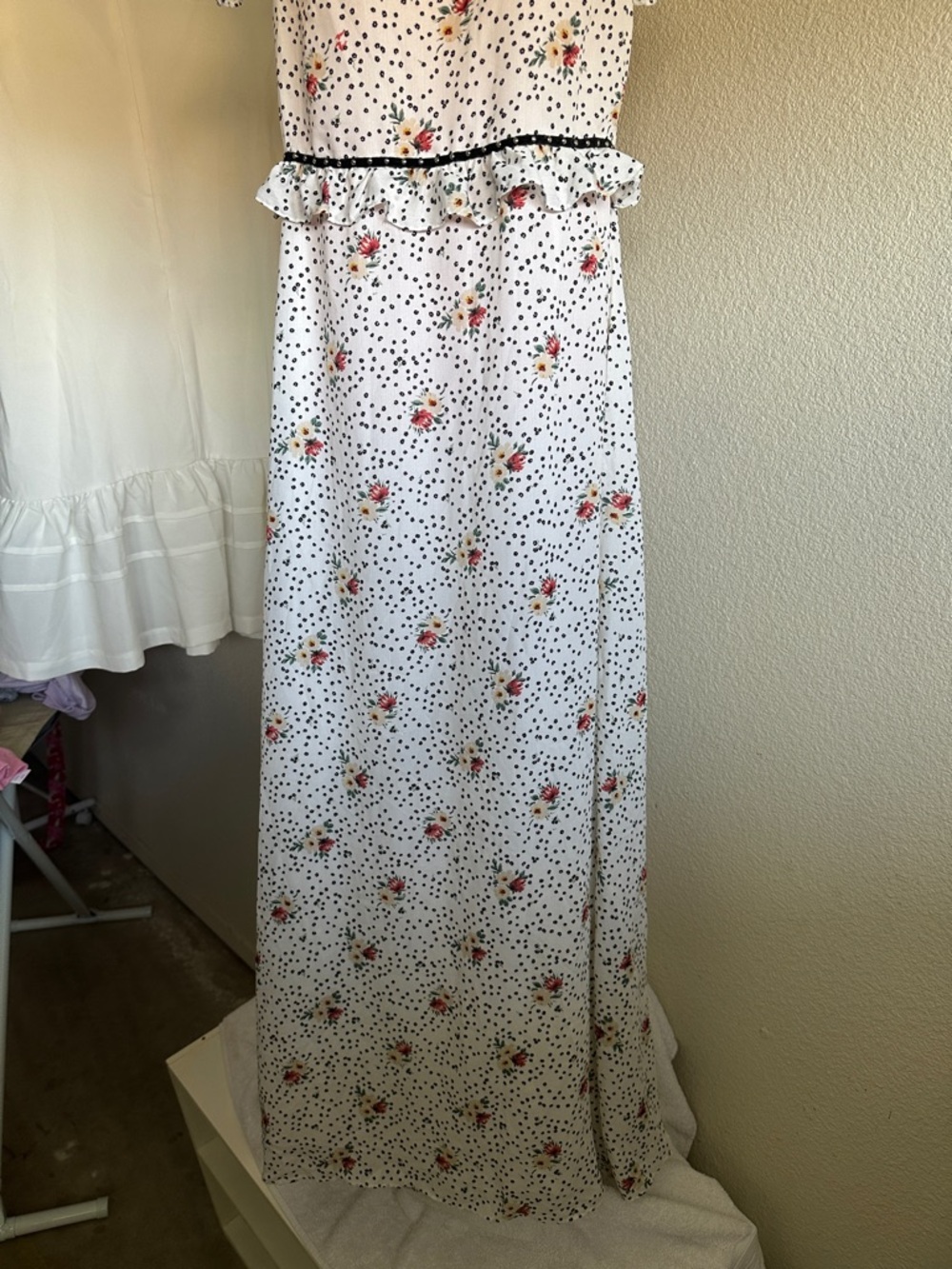 Glamorous White Floral Asymmetrical Maxi Dress - Picture 9 of 9